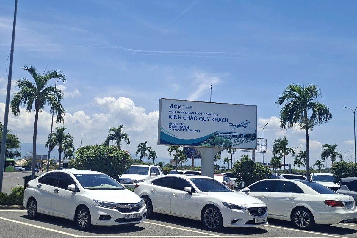 Thuê Xe 4 chỗ sân bay Cam Ranh