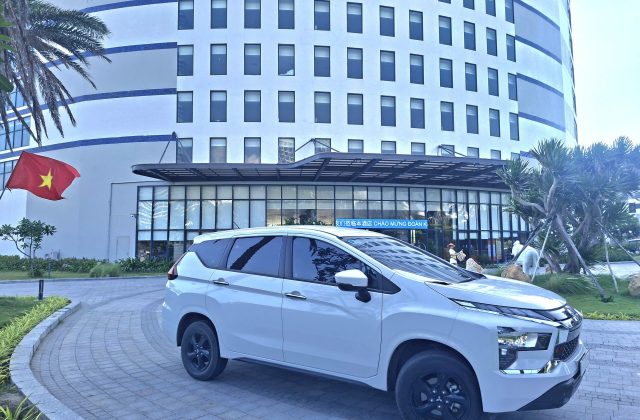 Đón sân bay Cam Ranh ban đêm có xe không?