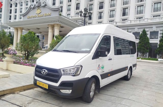 Ford Transit hay Hyundai Solati phù hợp hơn cho đoàn 10–15 người?